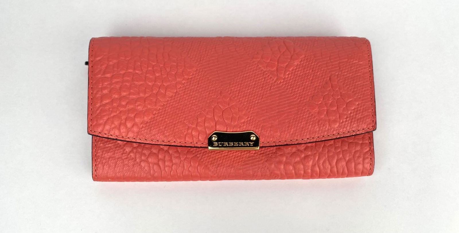 Burberry Coral Textured Leather Wallet With Gold-Tone Hardware (1 of 8)