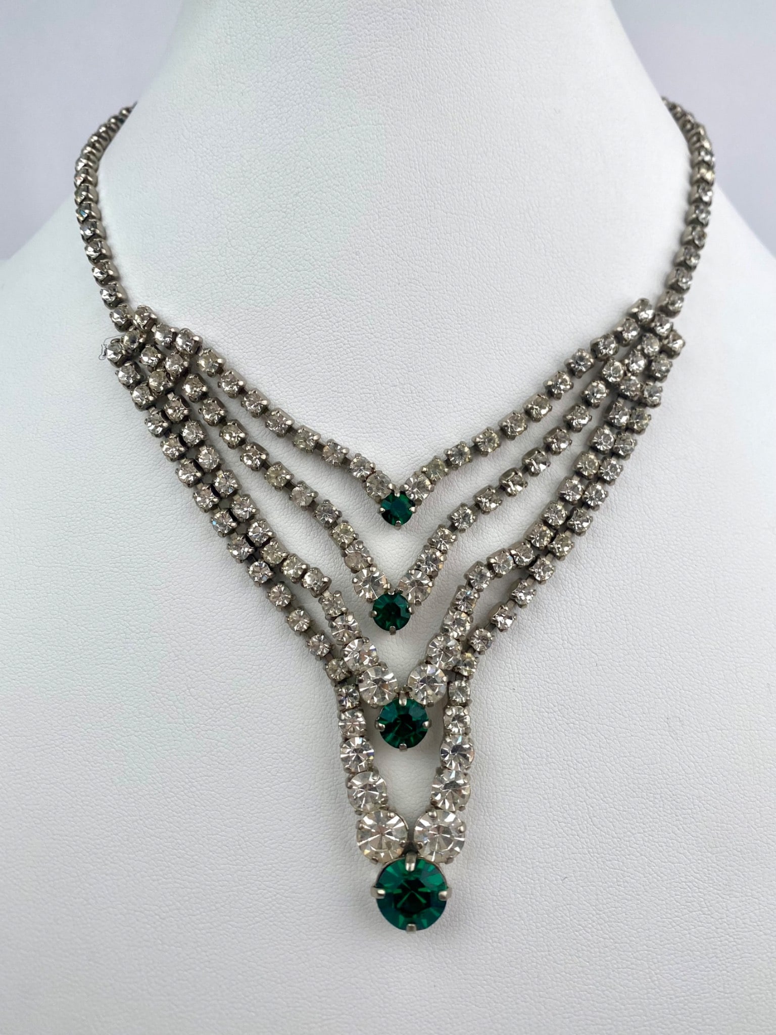 Mid Century Emerald and Clear Rhinestone Bib Necklace (1 of 10)