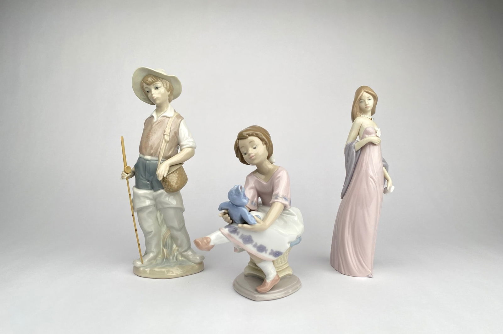 Lladro Lost In Dreams Porcelain Figurine #6313