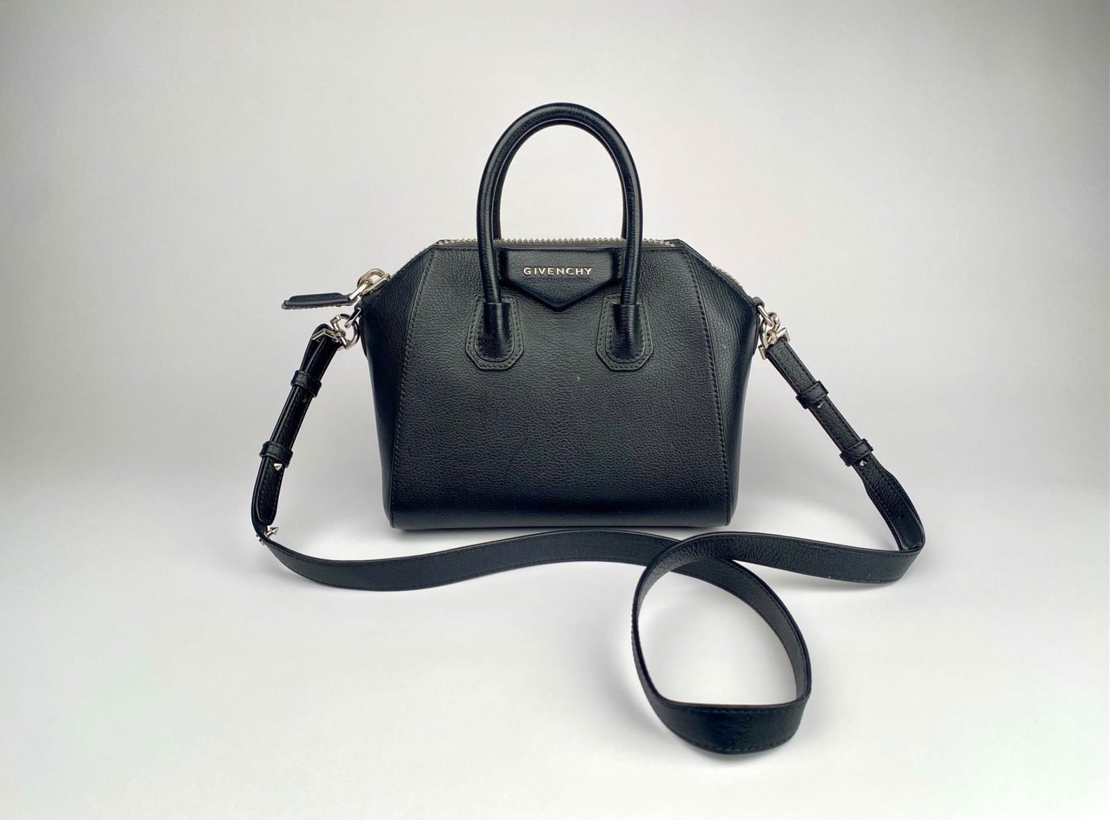 Givenchy Black Pebbled Leather Antigona Bag with Strap (1 of 9)