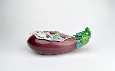 Mottahedeh Nelson Rockefeller Collection Covered Eggplant Tureen
