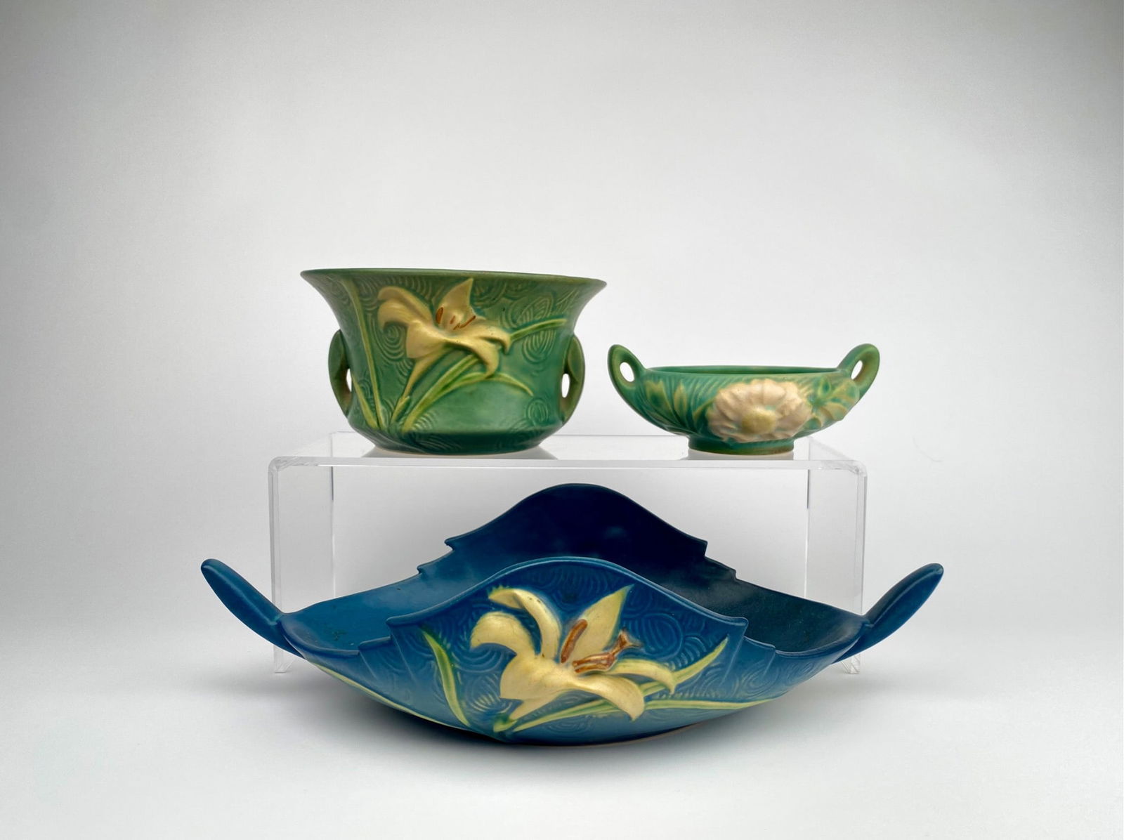 Roseville Pottery Floral Pattern Lot Including Zephyr Lily & Peony (1 of 8)