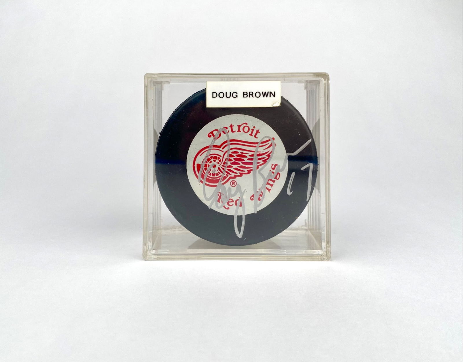 Doug Brown Autographed Detroit Red Wings Hockey Puck in Case (1 of 5)