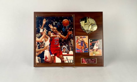 Grant Hill Detroit Pistons Autographed Plaque with Trading Cards