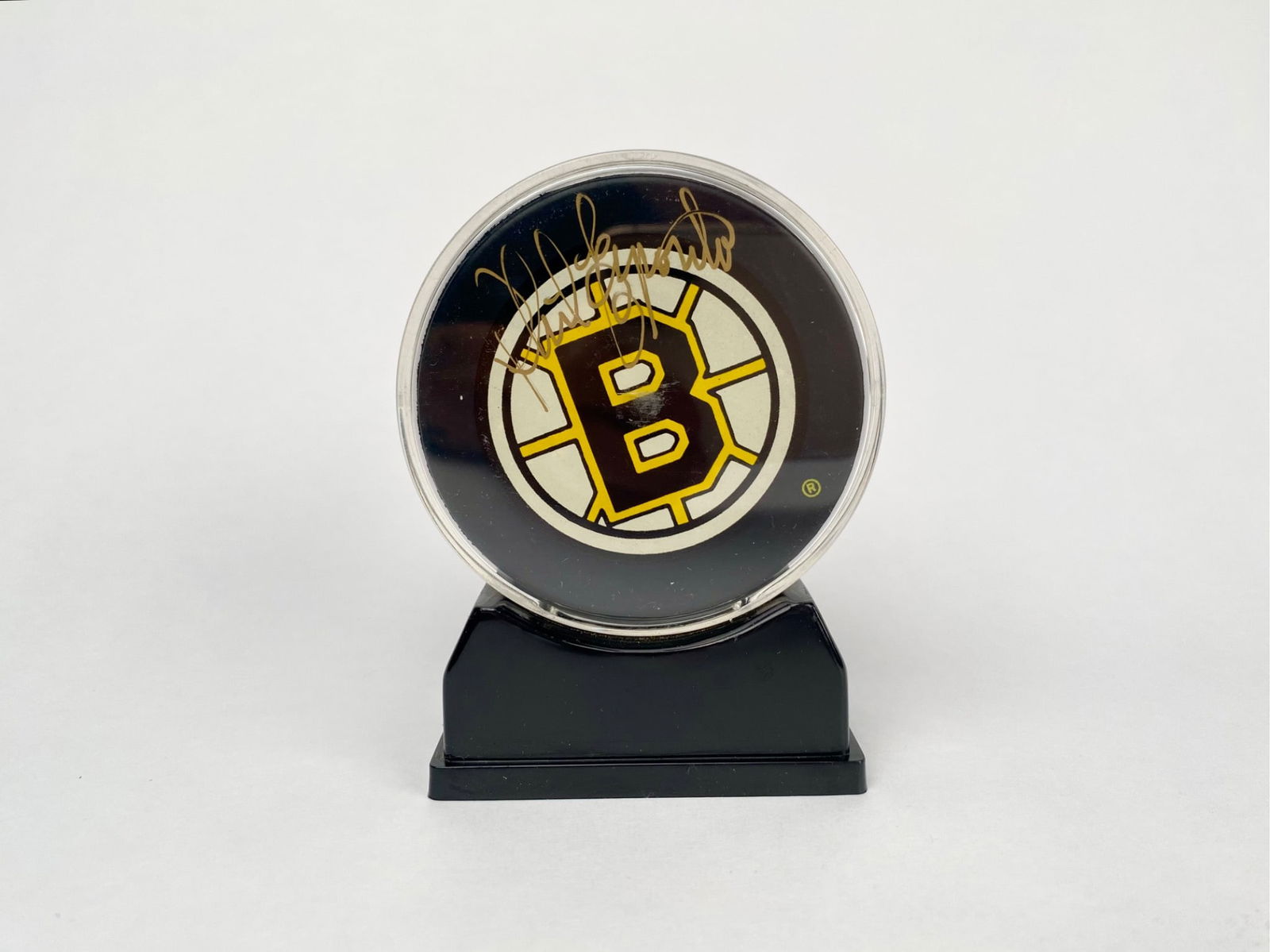 Boston Bruins Hockey Puck Signed by Phil Esposito in Display Case (1 of 4)