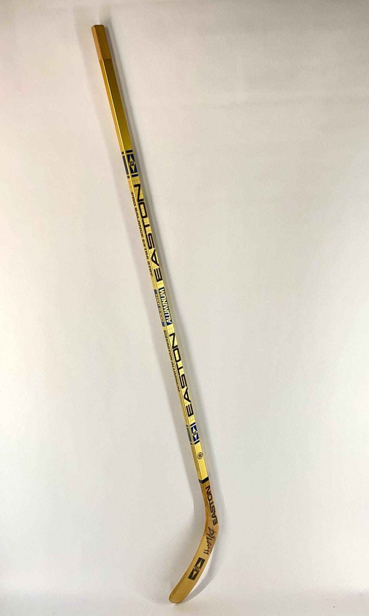 Wayne Gretzky Signed Easton Aluminum Pro Balance Hockey Stick (1 of 11)