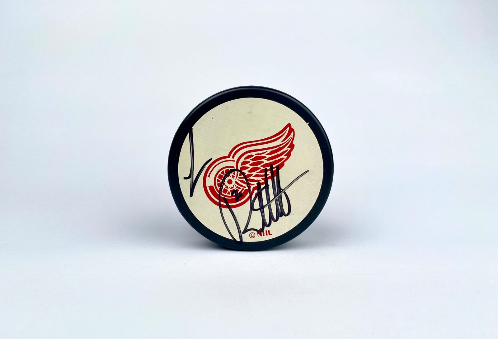 Signed Luc Robitaille #20 Detroit Red Wings NHL Hockey Puck (1 of 5)