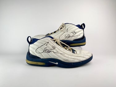 Corliss Williamson Signed Nike Air Max Uptempo Basketball Shoes