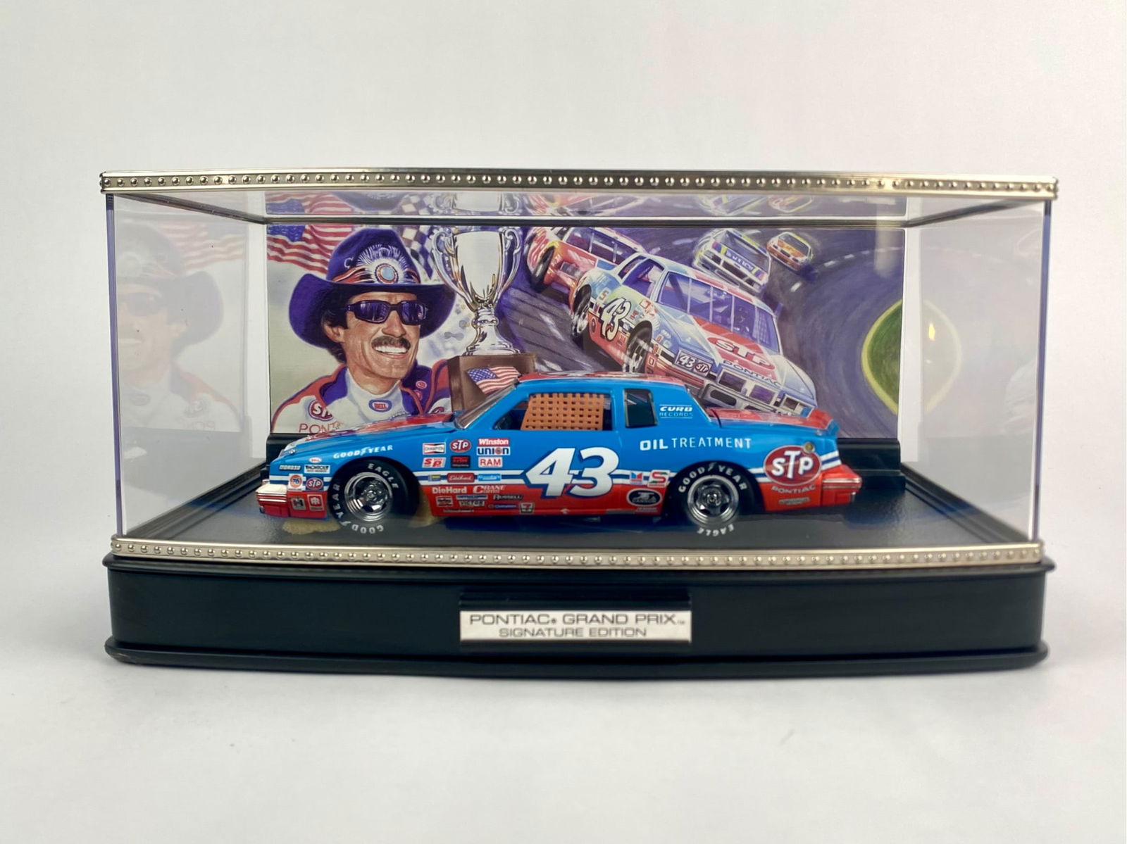 Richard Petty Signed Pontiac Grand Prix Franklin Mint 1:24 Signature Edition (COA) (1 of 10)