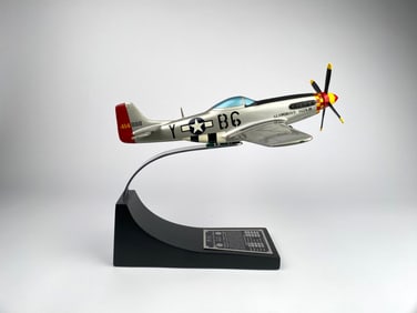 Chuck Yeager Signed Danbury Mint P-51 1:32 Scale Model