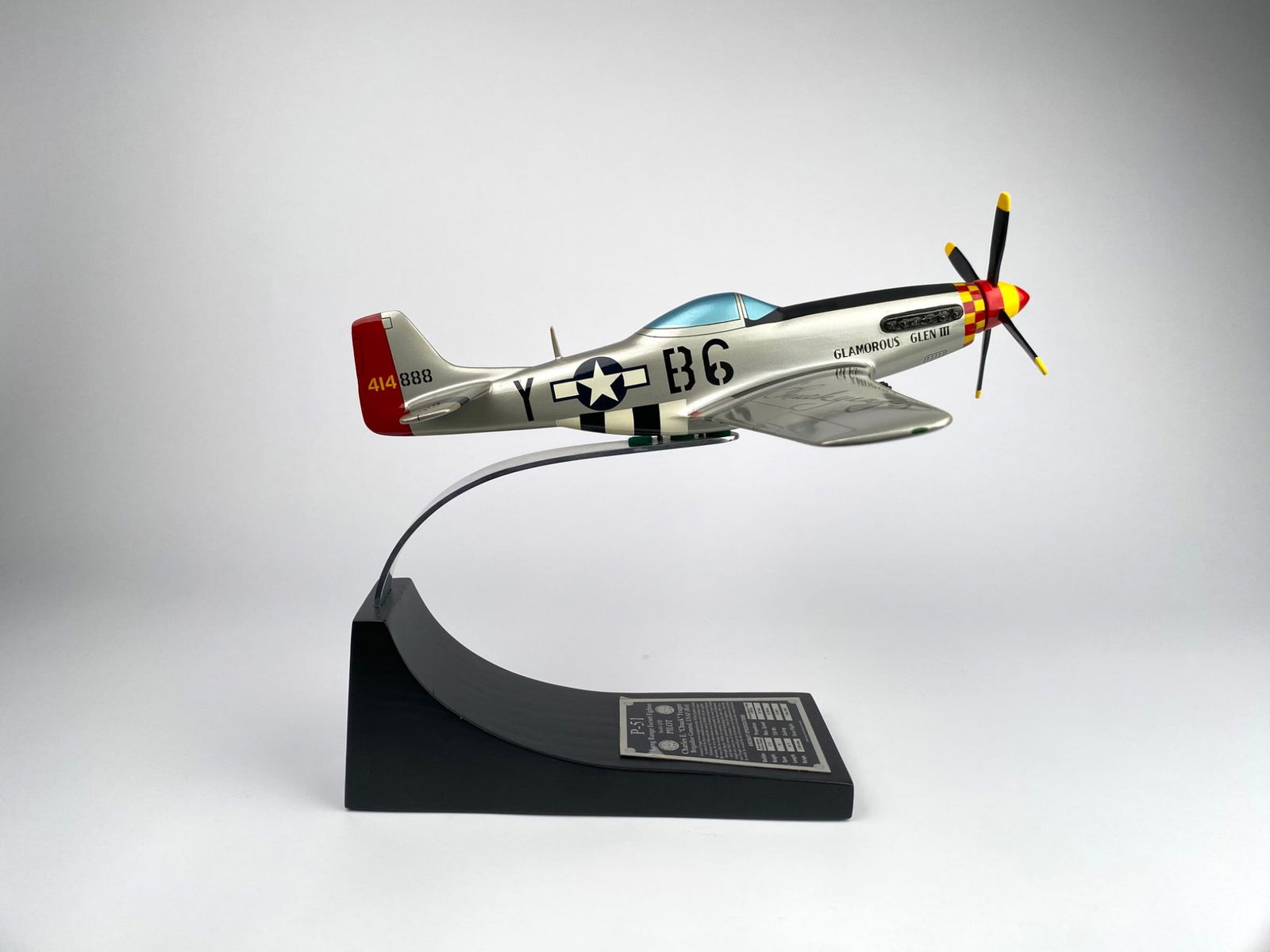 Chuck Yeager Signed Danbury Mint P-51 1:32 Scale Model (1 of 11)
