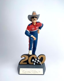 Richard Petty ‘Racing Legends’ Figurine with Signature (#28/300)