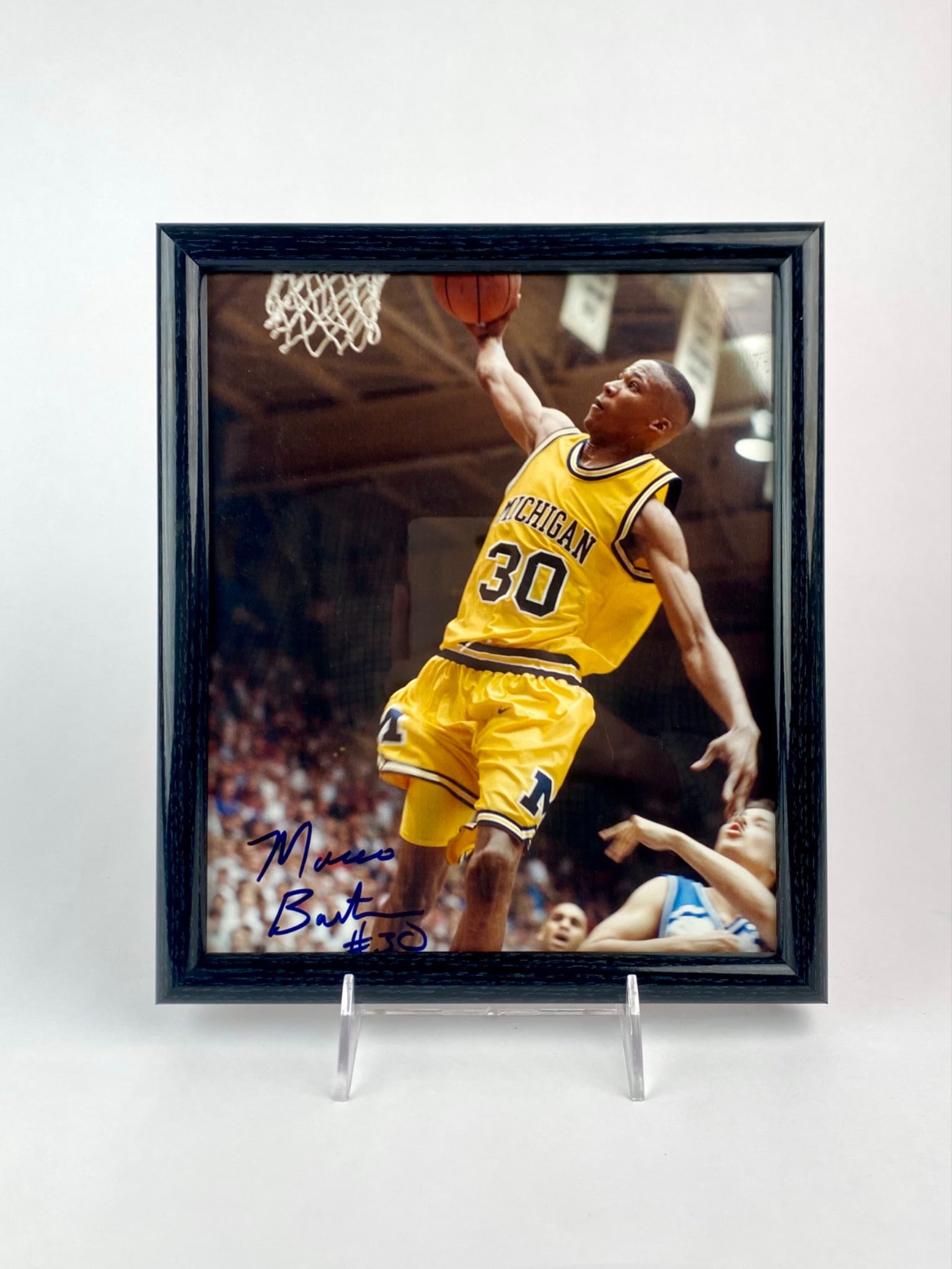 Framed Marcus Bartley Signed University of Michigan Basketball Photo (1 of 6)
