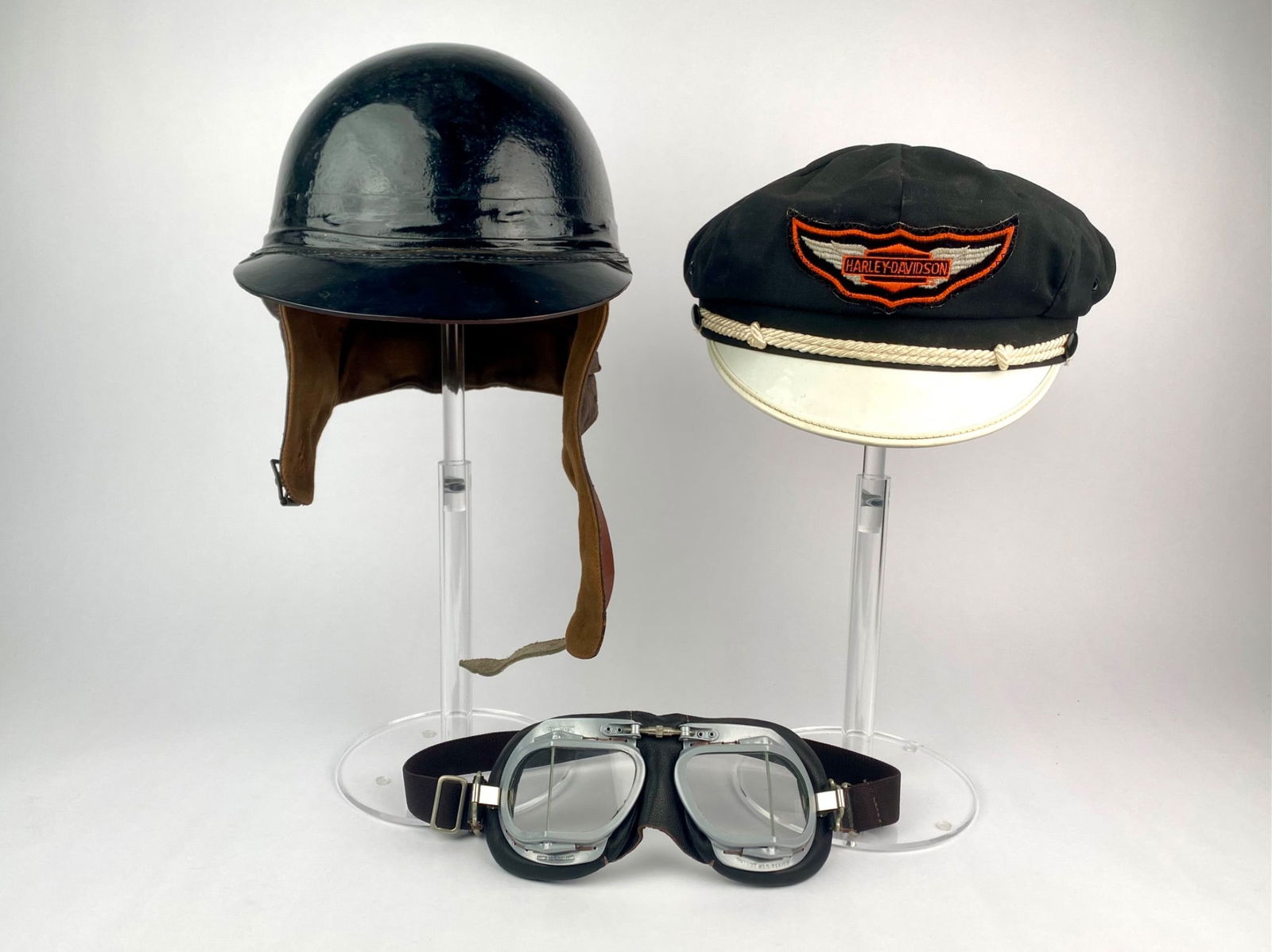 Cromwell 1950s Motorcycle Helmet, Harley Davidson Cap & Halcyon Googles (1 of 12)