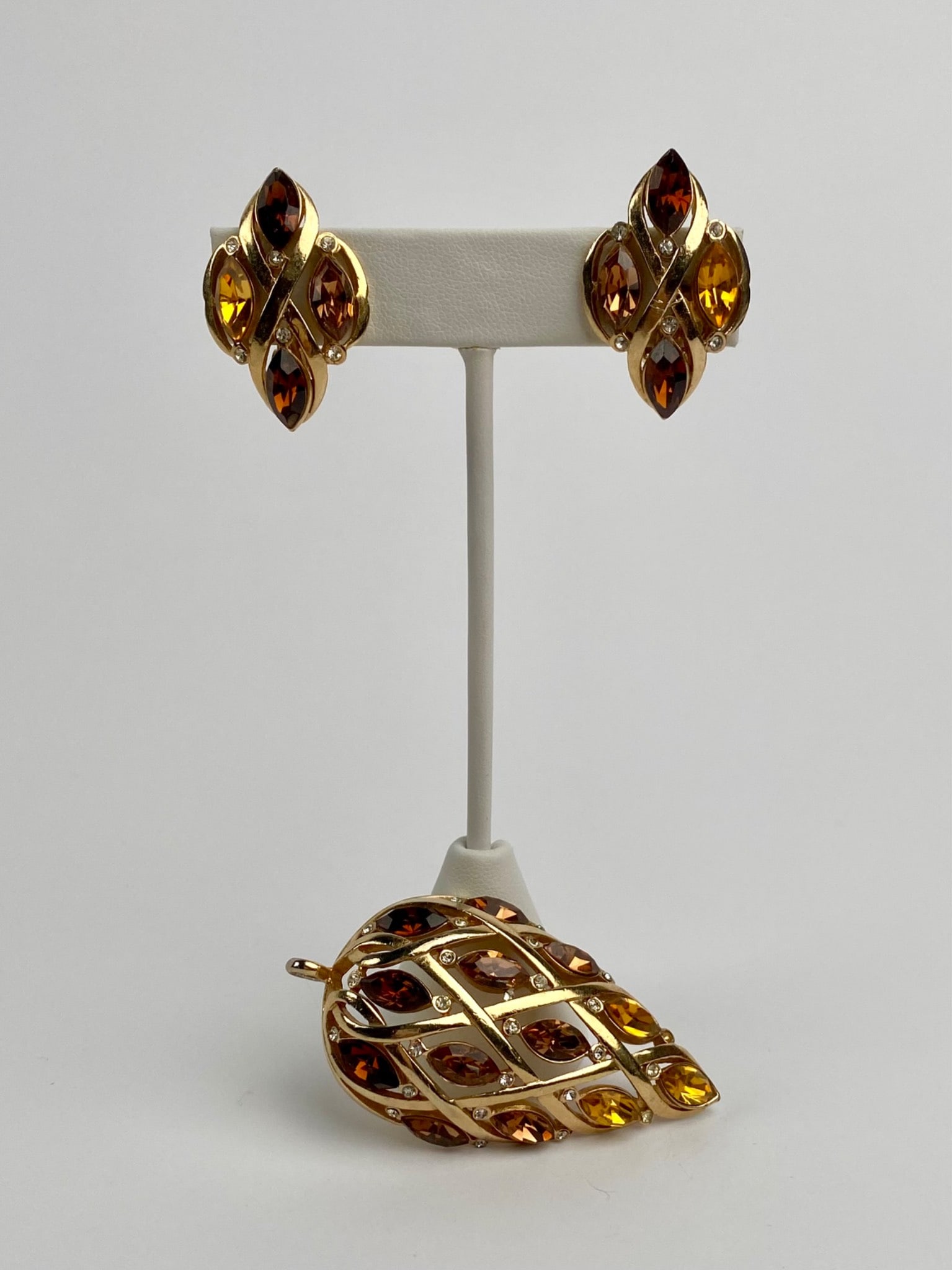 Gold-Tone Amber Rhinestone Earrings & Pendant Set (1 of 6)