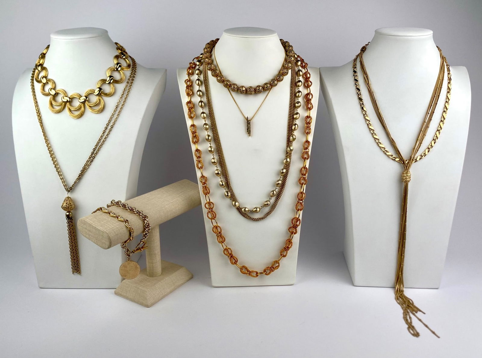 Vintage Gold-Tone Necklace and Bracelet Collection (10 Pieces) (1 of 12)