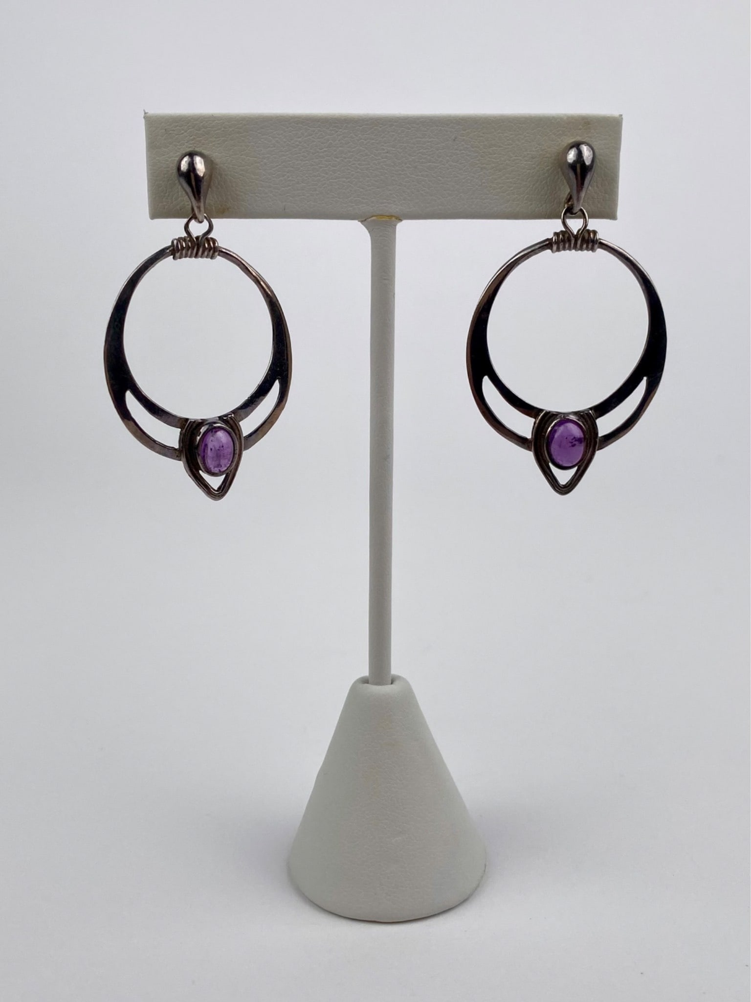 Silver-Tone Hoop Earrings with Purple Cabochon Stones (1 of 5)
