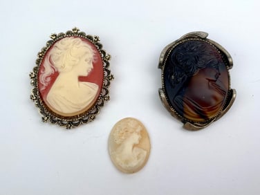 Cameo Brooch & Loose Cameo Group (Three Pieces)