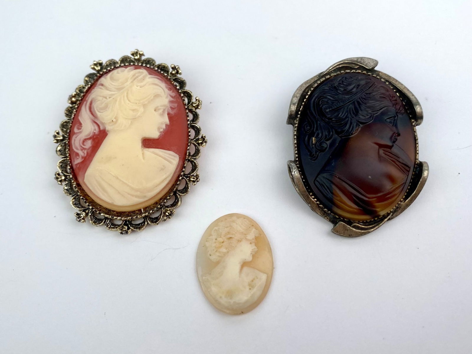 Cameo Brooch & Loose Cameo Group (Three Pieces) (1 of 8)