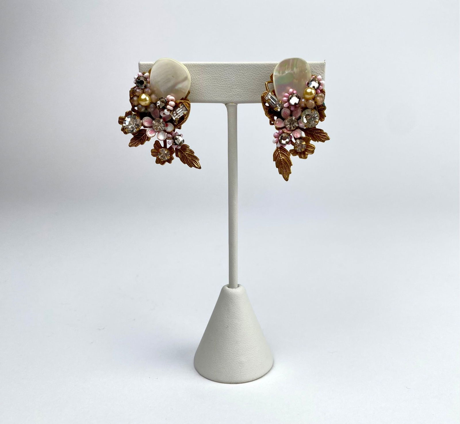 Vintage Signed Robert Floral Clip Earrings (1 of 6)