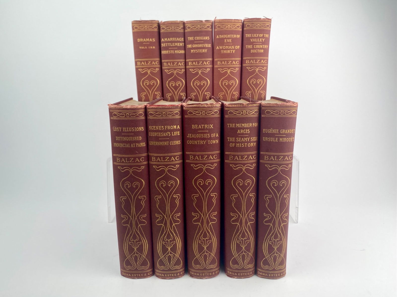 Honore de Balzac ‘Illustrated Sterling Edition’ 10 Volume Book Set, Dana Estes & Co: Decorative set of ten hardcover volumes from the “Illustrated Sterling Edition” of works by Honore de Balzac, published by Dana Estes & Company, Boston, circa 1901. The books are uniformly bou