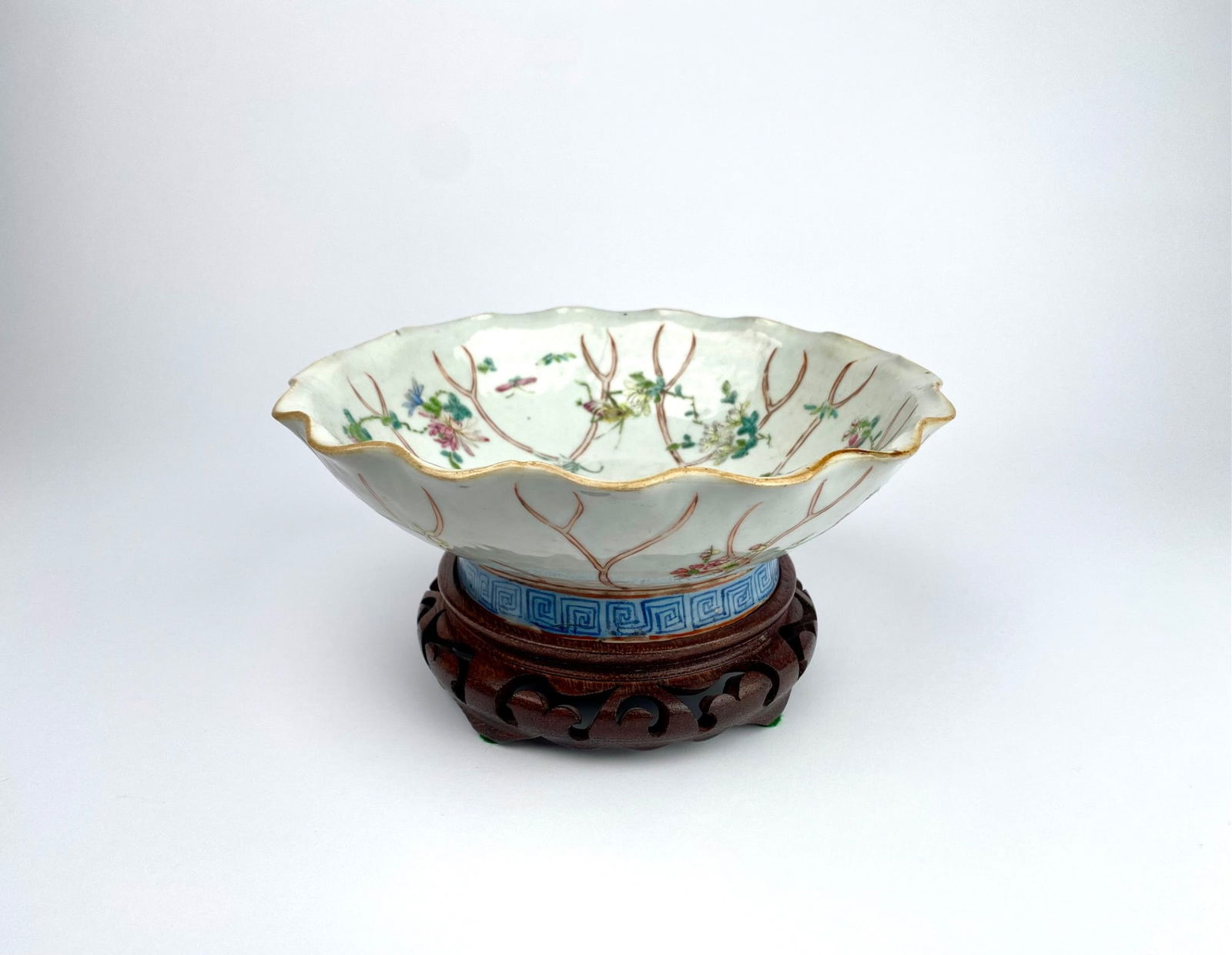 Antique Chinese Export Porcelain Bowl with Floral Decoration & Carved Wood Stand (1 of 12)