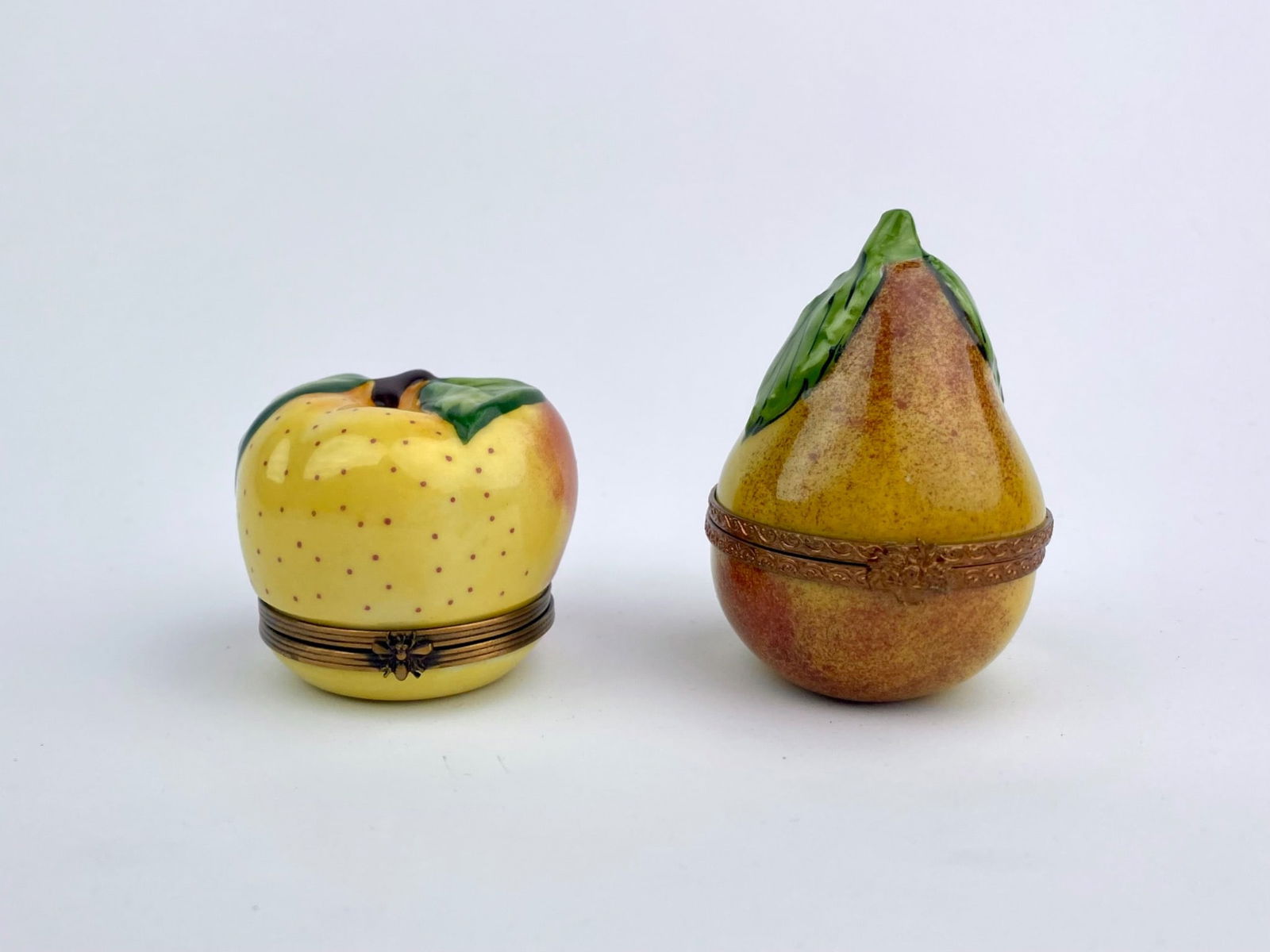 Pair of Limoges Peint Main Fruit-Form Porcelain Trinket Boxes (1 of 12)