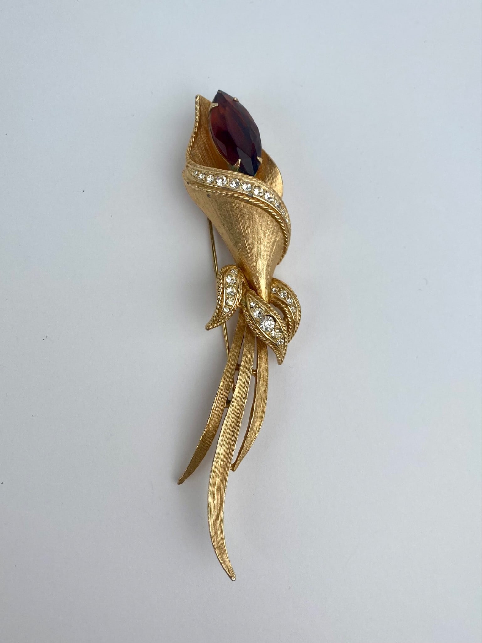 Sarah Coventry Gold-Tone Calla Lily Brooch with Rhinestones (1 of 6)