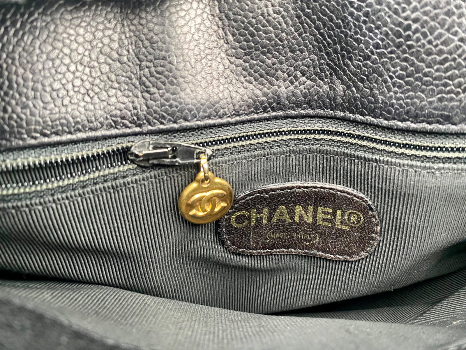 Vintage Chanel Black Caviar Leather Bag with Gold-Tone Hardware - 10