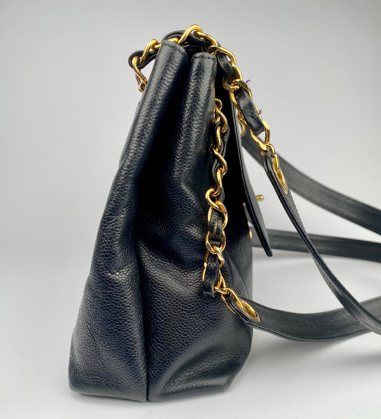 Vintage Chanel Black Caviar Leather Bag with Gold-Tone Hardware - 4