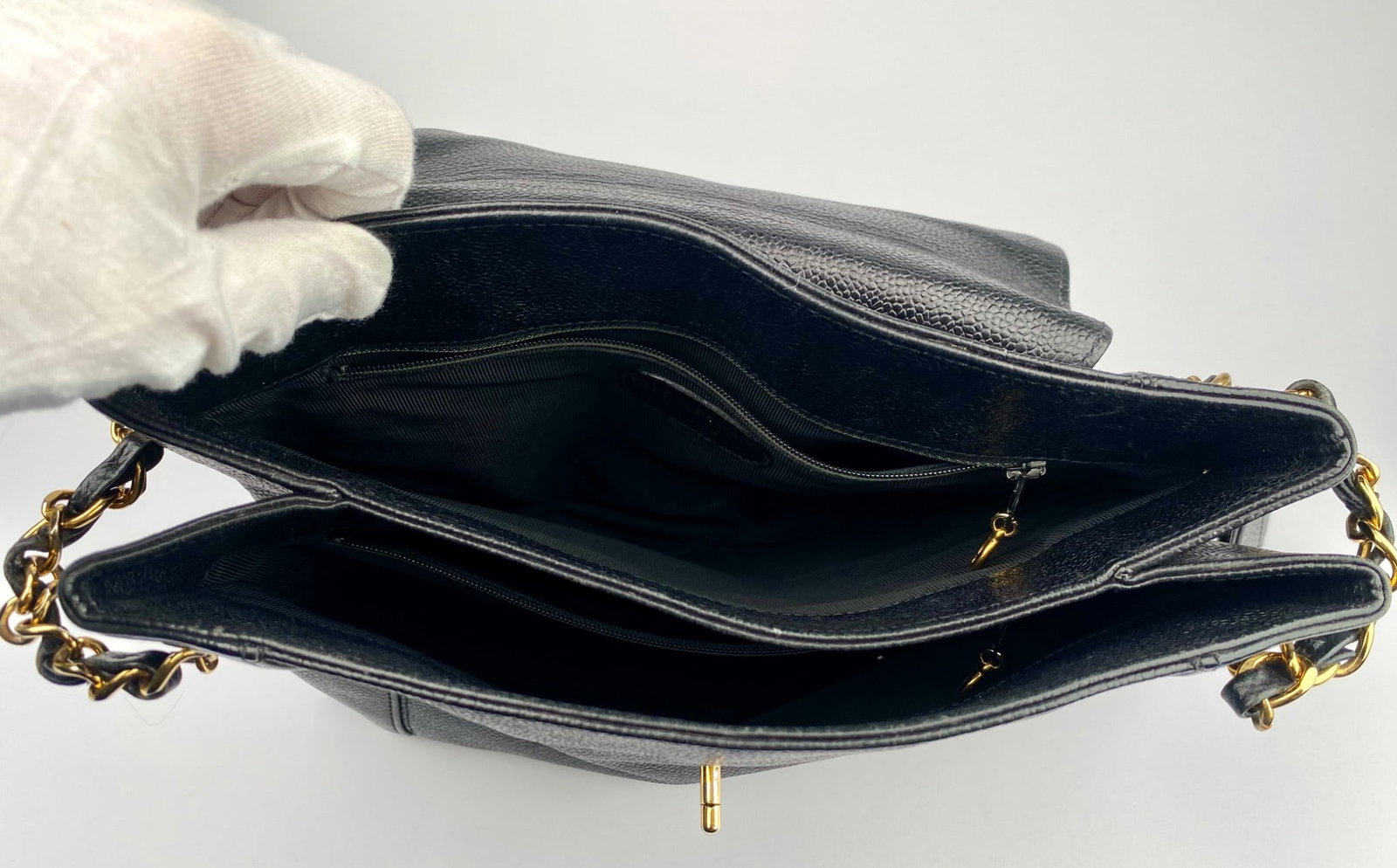 Vintage Chanel Black Caviar Leather Bag with Gold-Tone Hardware - 9