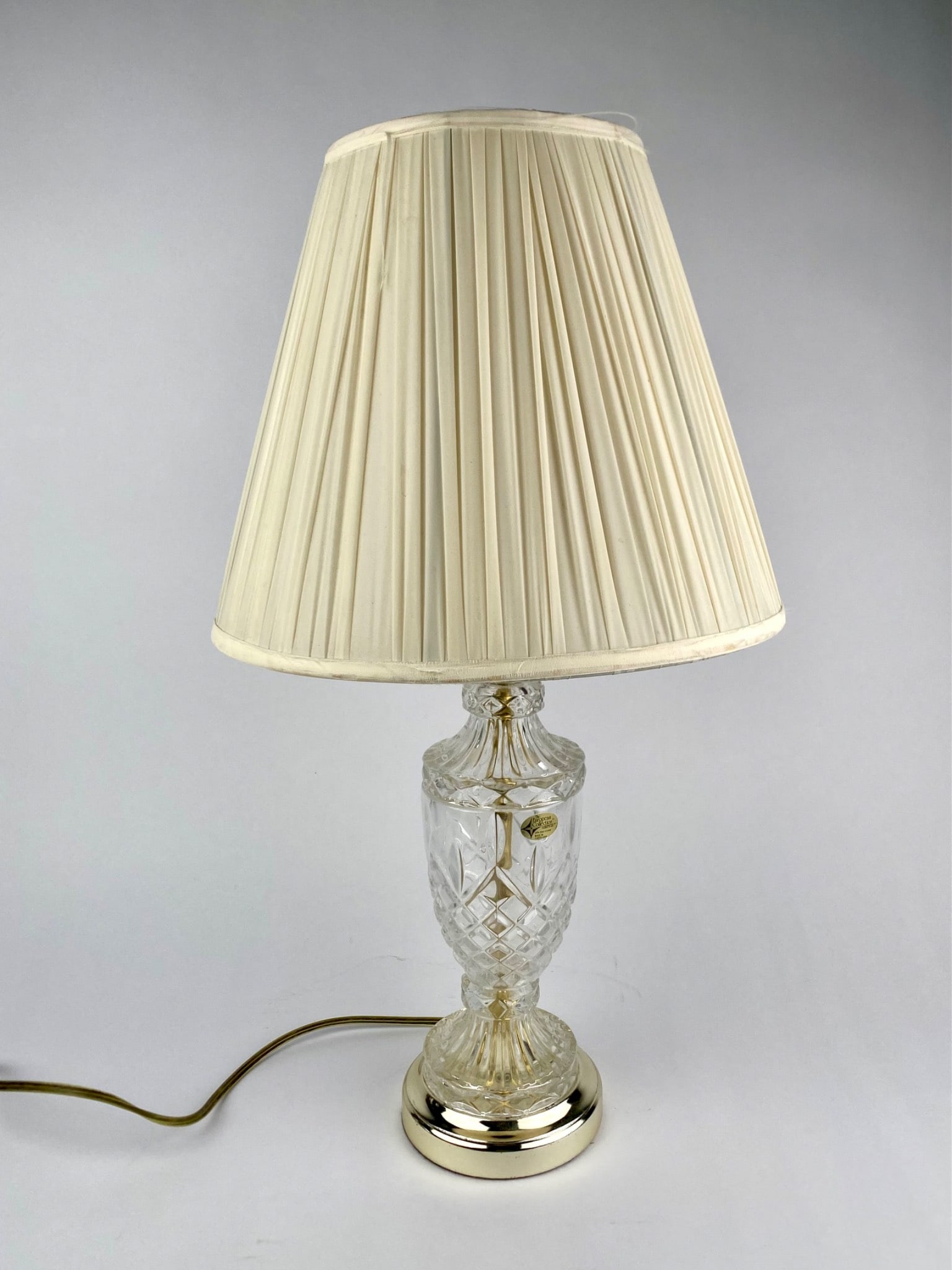Vintage table lamp featuring a cut lead crystal body with diamond and lattice patterning, mounted (1 of 11)
