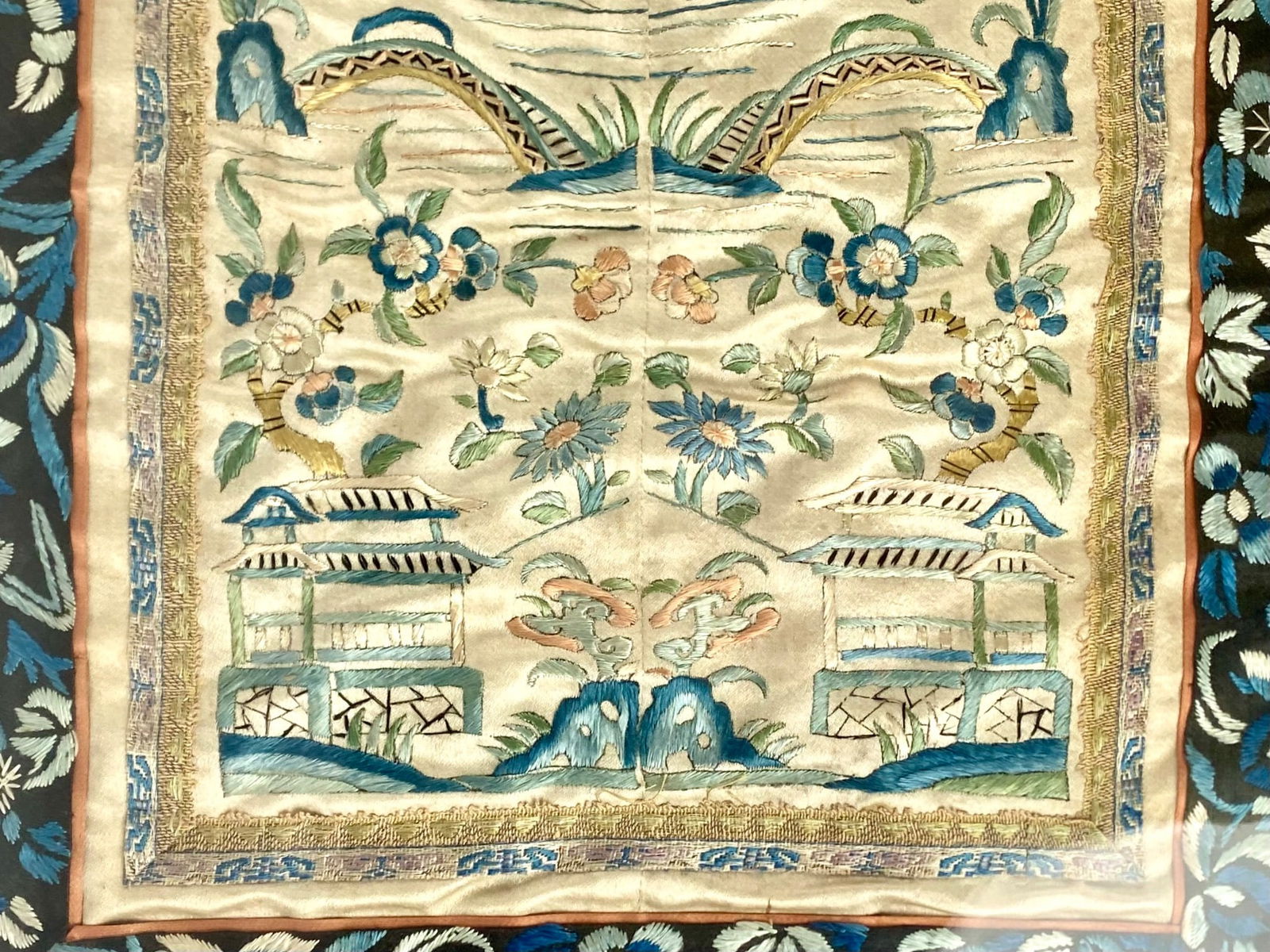 Framed hand-embroidered Chinese silk panel, featuring a vertically oriented, symmetrical composition - 6