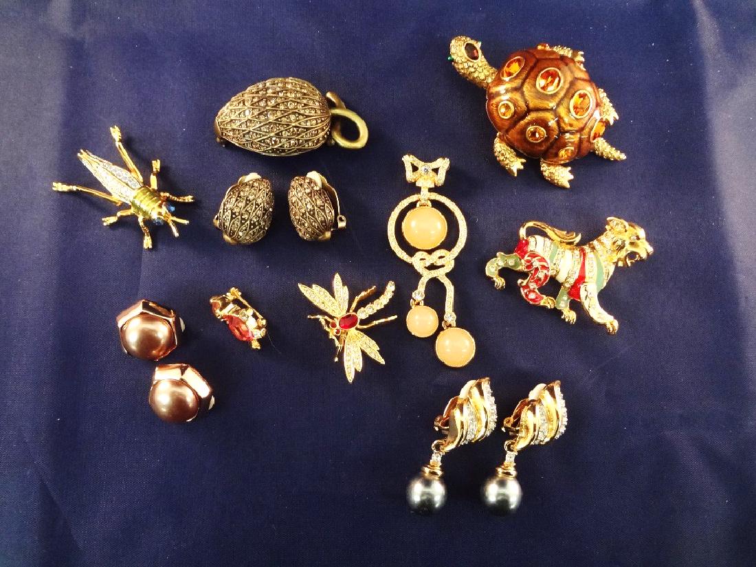 Joan Rivers Vintage Jewelry Group: (5) Brooches, (3) (1 of 5)