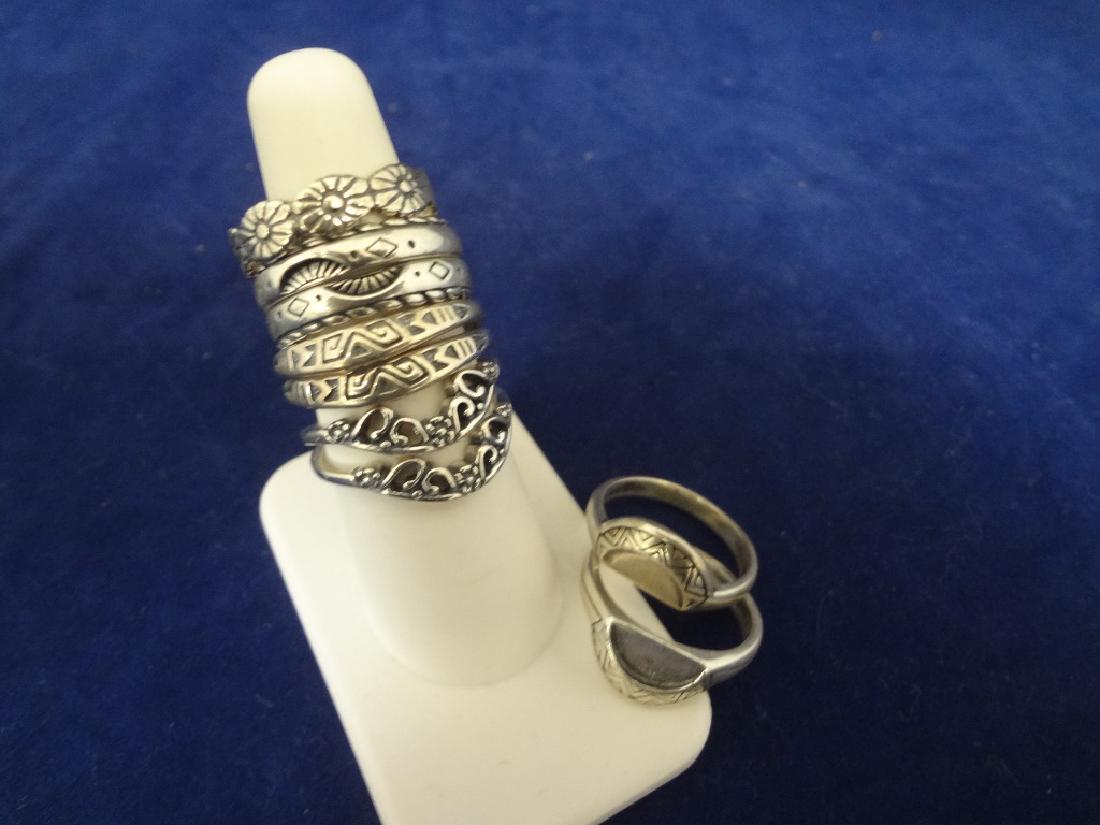 (9) Carolyn Pollack Sterling Silver Stackable Rings: (9) Carolyn Pollack Sterling Silver Stackable Rings : Sizes from 7-8.25. Weighs 24.2 grams