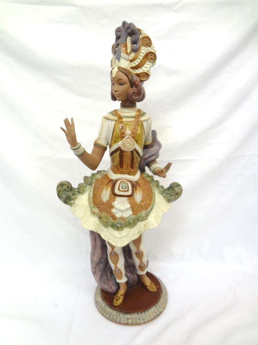 Victor Martinez J. Ruiz Lladro No. 556 (1 of 5)