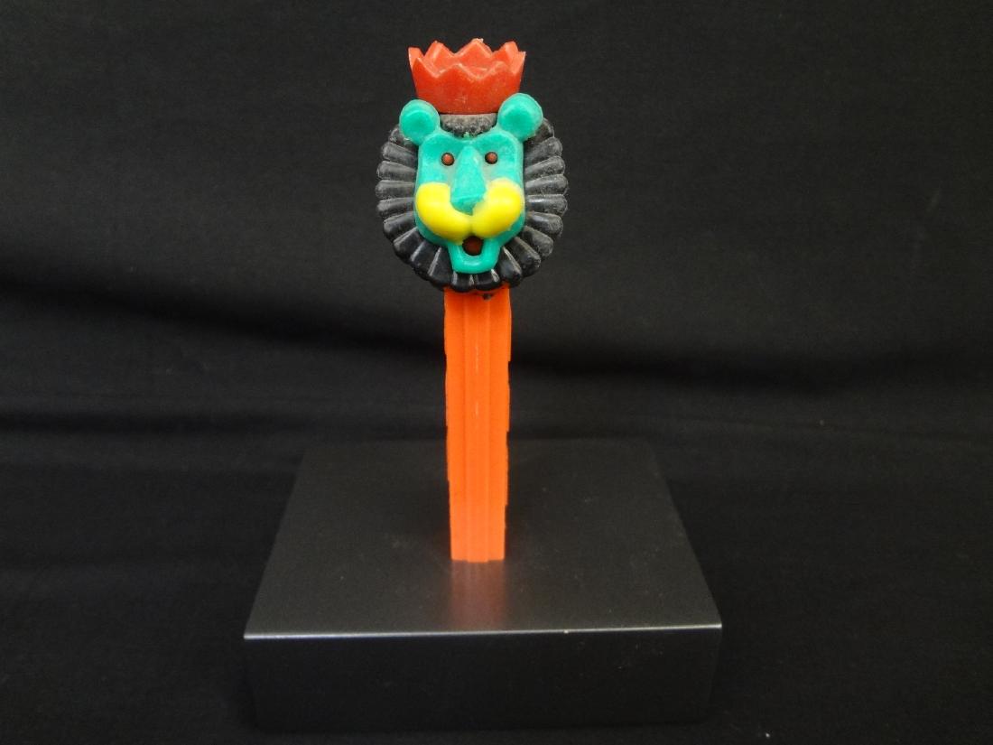 Pez Dispenser 1968 Lion No Feet Made in Austria (1 of 3)