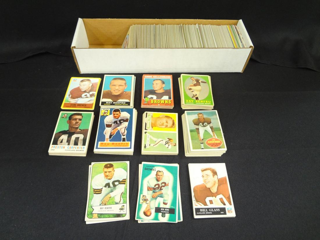 Approximate (350) Topps Football Cards Ranging (1 of 4)
