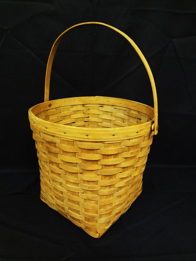 Vintage Large One Handle Longaberger Basket (1 of 3)