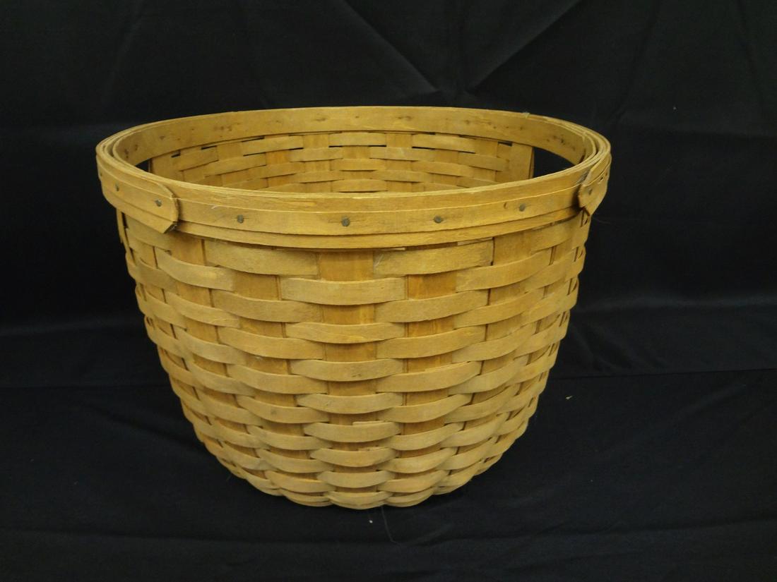 Longaberger Side Handle Basket (1 of 6)
