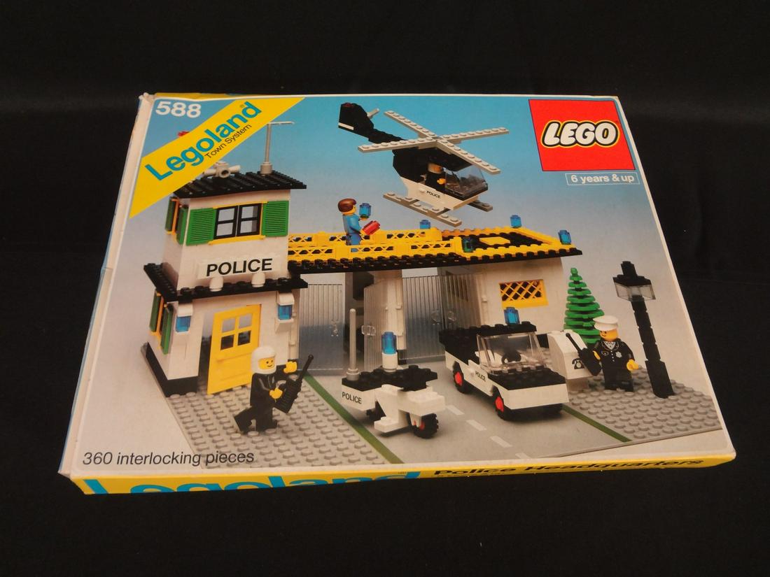 LEGO Town System Police Headquarters OPENED: LEGO Town System Police Headquarters OPENED: With instructions, and box. Has been opened no guarantee of pieces.
