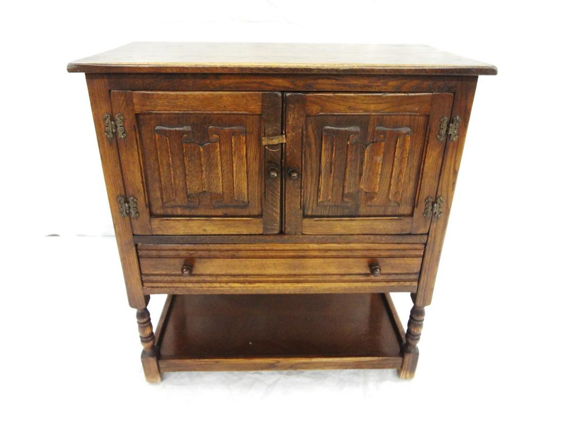 Federal Oak Linen Fold Cabinet (1 of 7)