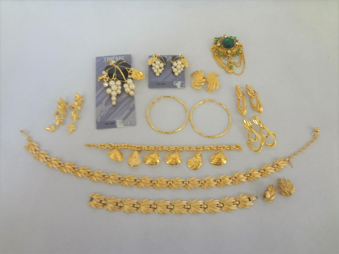 Group of Trifari and Monet Jewelry (1 of 6)