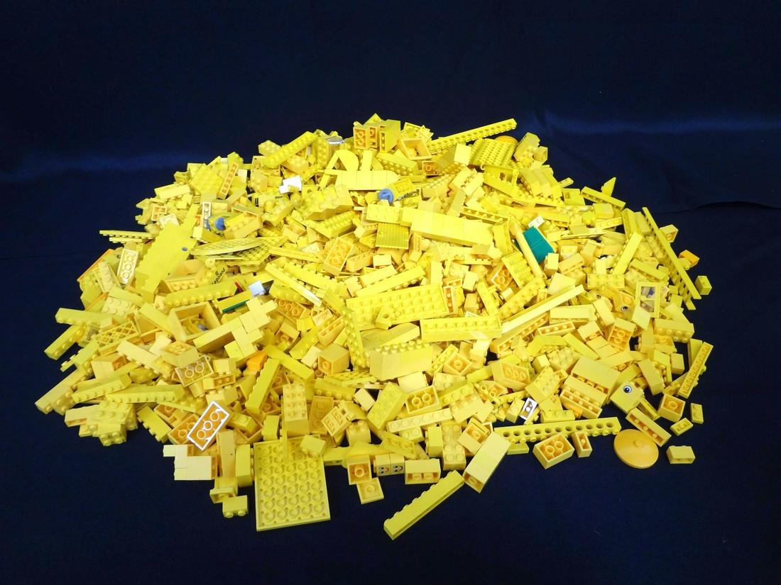 5.7 Pounds Yellow Loose LEGO Bricks: 5.7 Pounds Yellow Loose LEGO Bricks: Weigh 5.7 pounds and all different shapes and shades of yellow.
