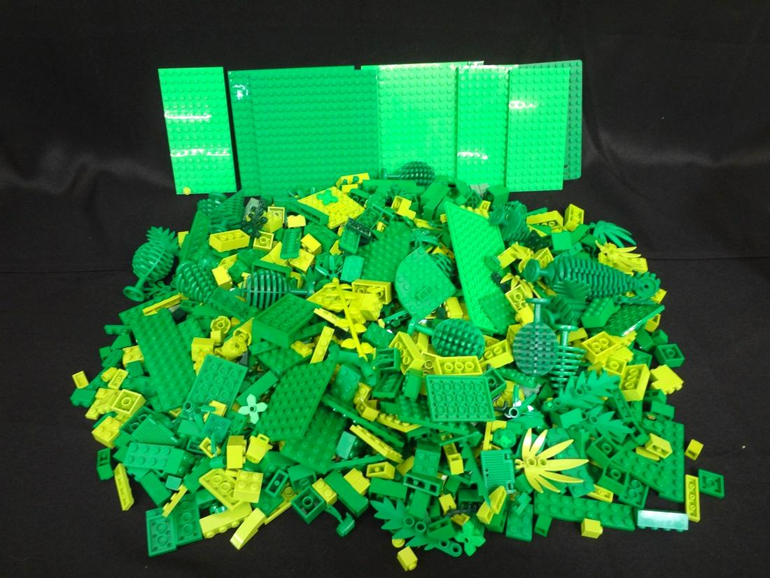 5 Pounds Loose Green LEGO Bricks: 5 Pounds Loose Green LEGO Bricks: Weigh 5 pounds all different shapes and shades of green.