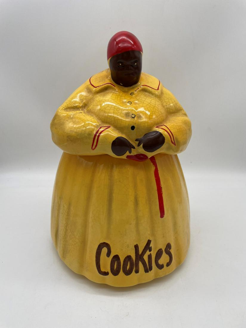 McCoy Black Americana Cookie Jar Yellow and Red (1 of 5)
