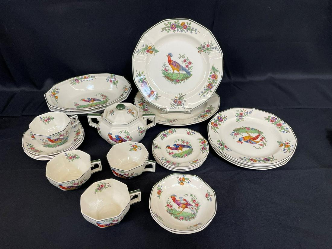Royal Doulton "Lytton" China Pieces: Royal Doulton "Lytton" China Pieces: Includes the following pieces: (2) Dinner plates 10", (4) salad plates 8.25", (2) berry bowls 5", (4) side plates 5.25", (4) tea cups and saucers, (2) oval serving