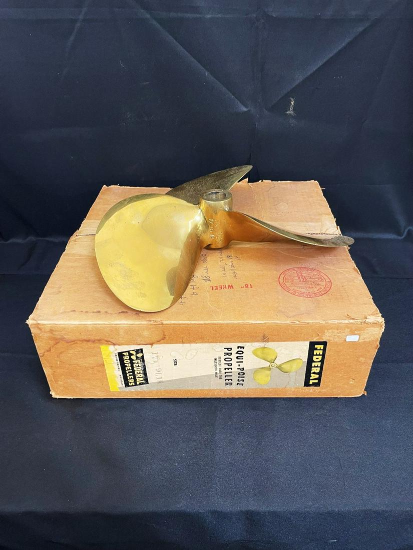 Federal Equi-Poise Brass boat Propeller in Original Box (1 of 4)