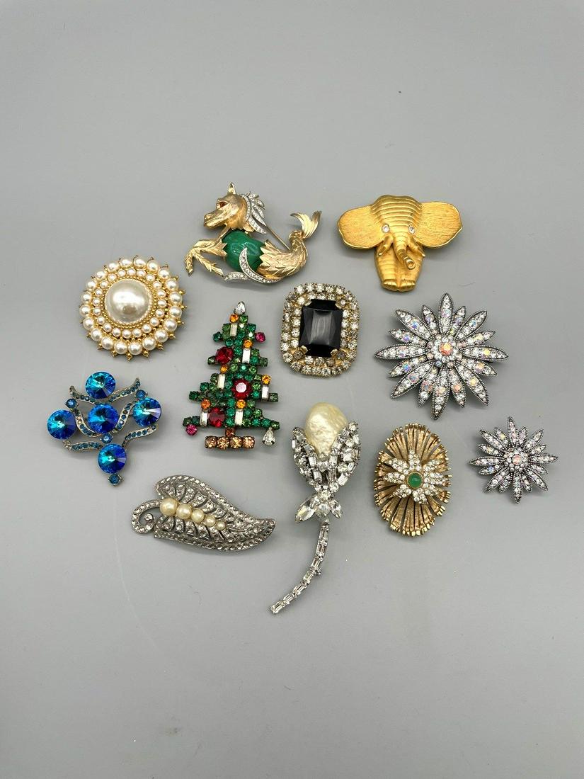 (11) Estate Costume Jewelry Brooches (1 of 4)