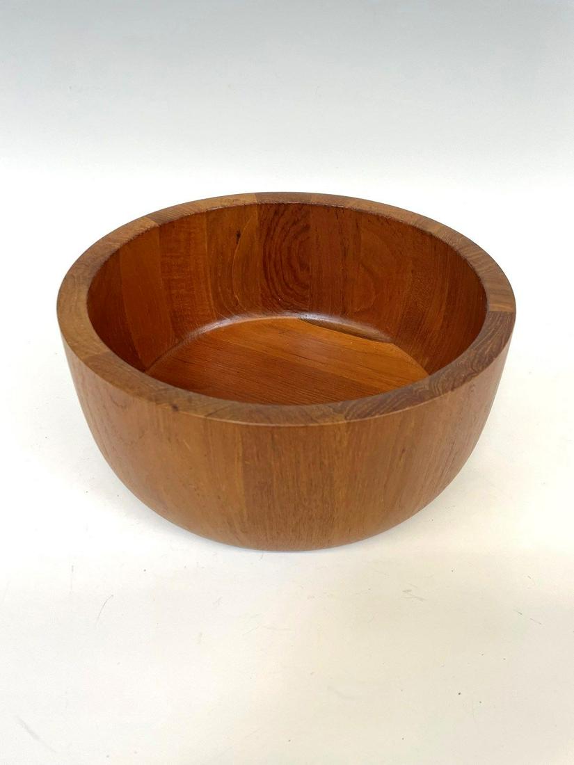 Richard Nissen Denmark Teak Salad Bowl: Nissen Denmark Teak Salad Bowl: Measures 5" tall, and has a diameter of 11". No condition issues.